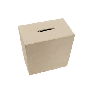 koumparas-ksylinos-me-trypa-stin-vasi-tou-gia-na-anoigei-fysiko-avafo-01.103.533